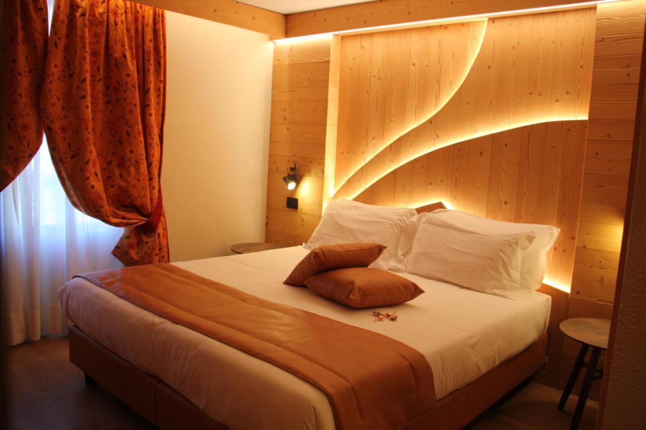 Hotel Petit Tournalin Champoluc Buitenkant foto