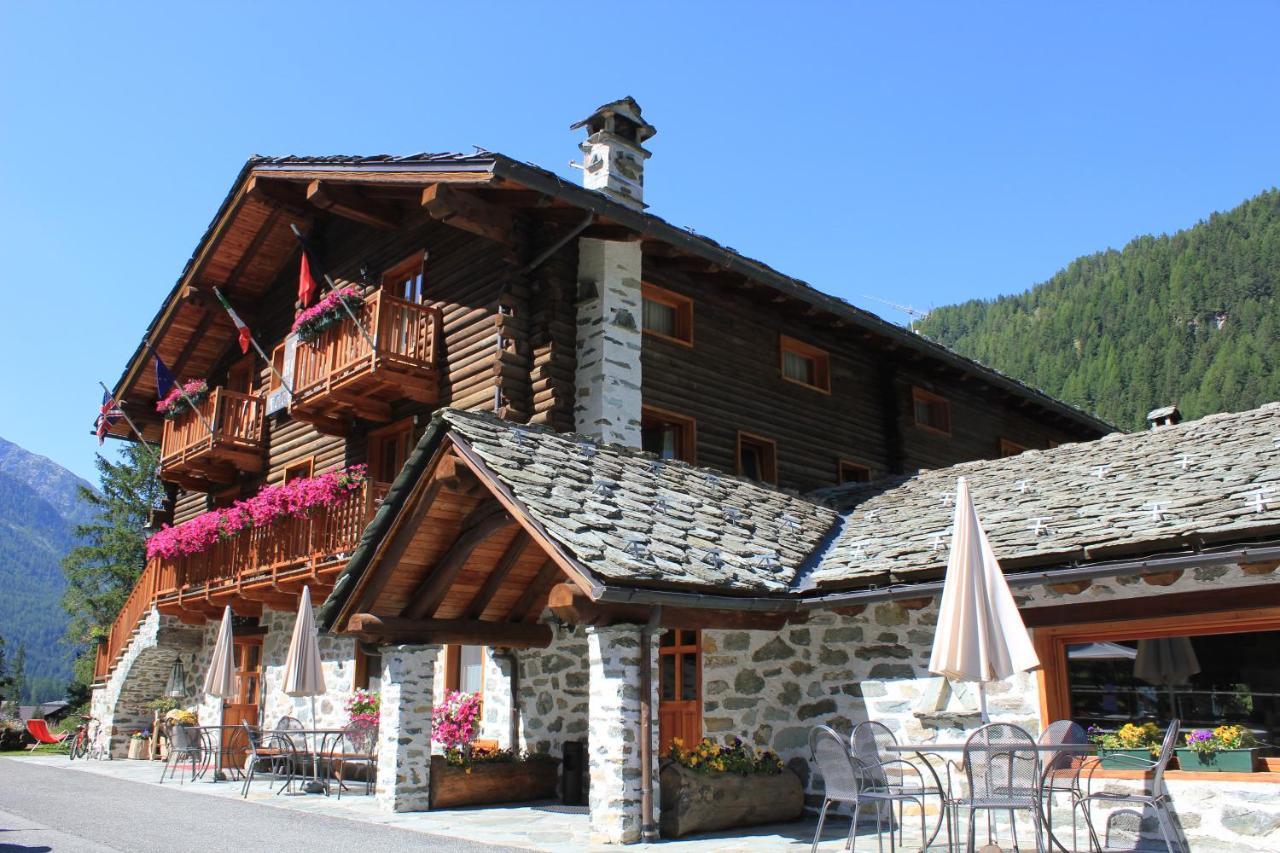 Hotel Petit Tournalin Champoluc Buitenkant foto
